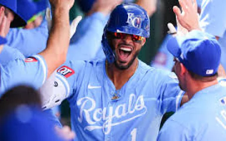 Alex Gordon involving 12 inexperienced persons upon Corridor of Fame ballot