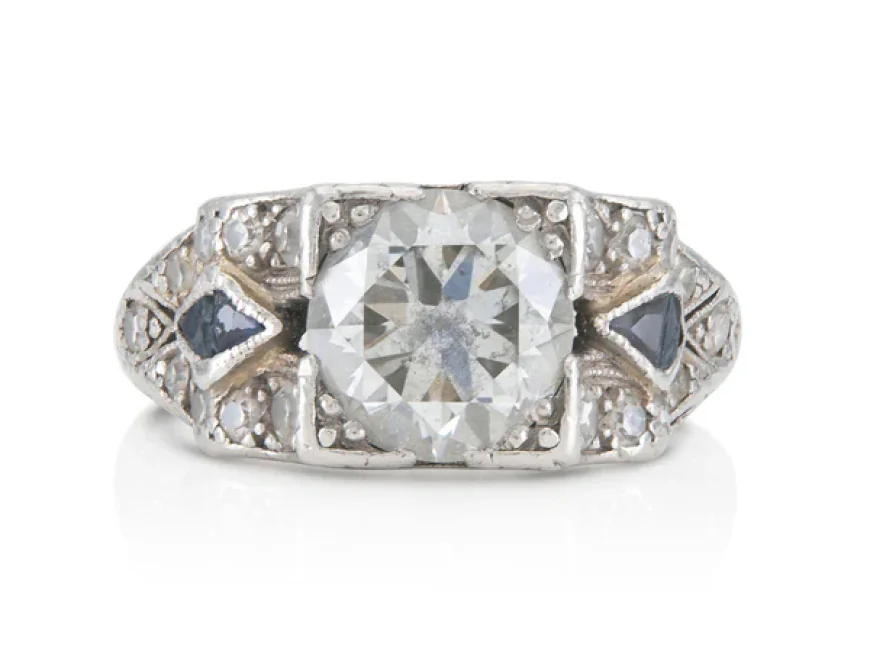 Antique Engagement Rings: Timeless Designs for a Unique Proposal