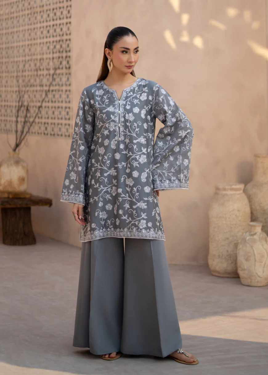 Women Lawn Dresses Online 2026 – Smart, Comfortable, and Made for Real Life