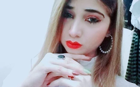 Luxury Call Girls Deira +971501780622 Asian & Arabic Models