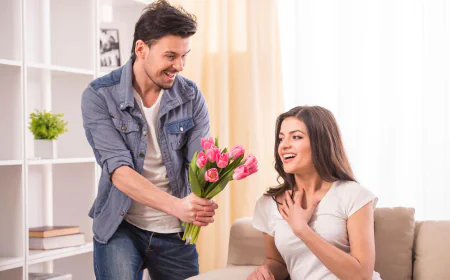 Send Anniversary Romantic Gifts Online for Wife & Girlfriend