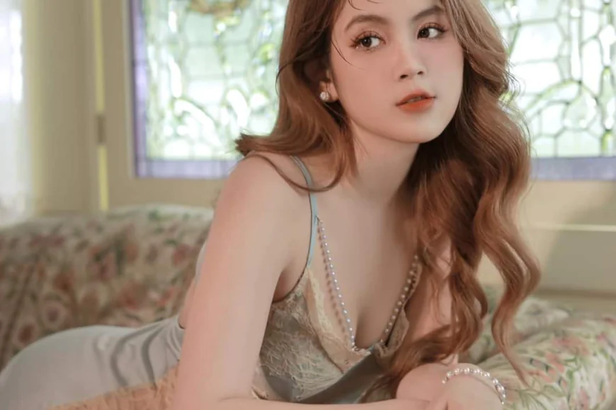 Pakistani Gorgeous Curvy Girls +971501780622 Bur Dubai Call Girls